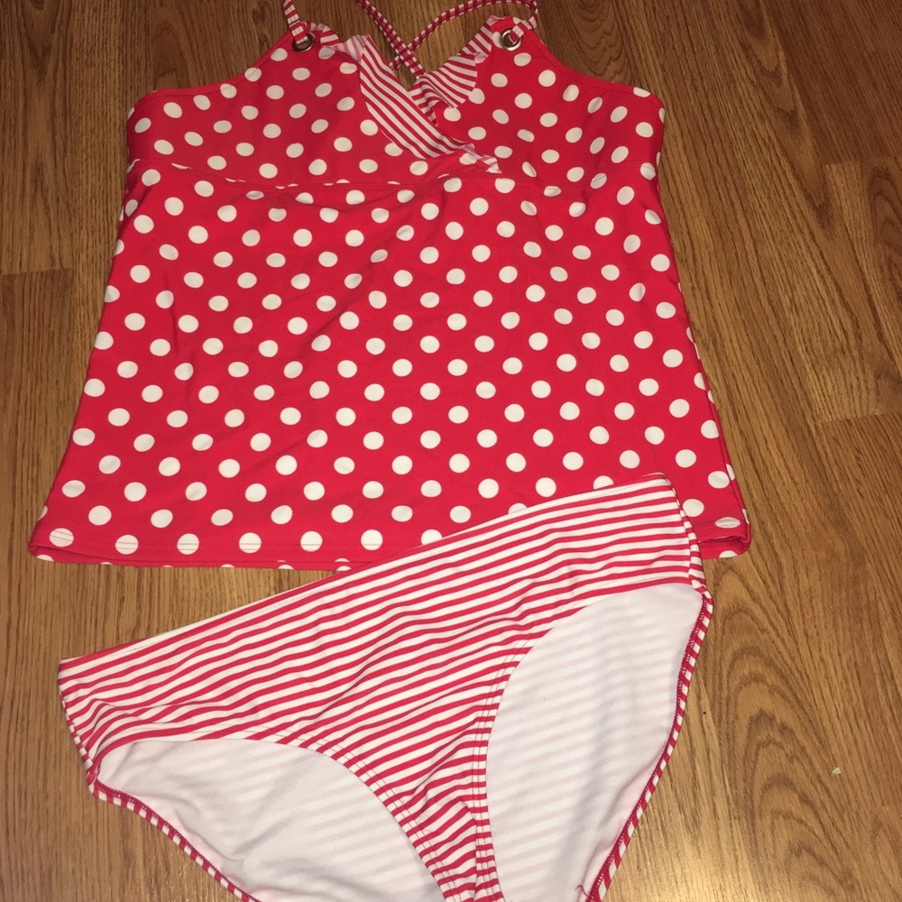 Girls tankini lined top & bottom.  Never wore.